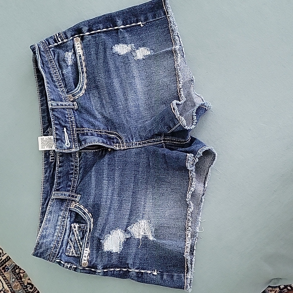 Matrices frayed shorts